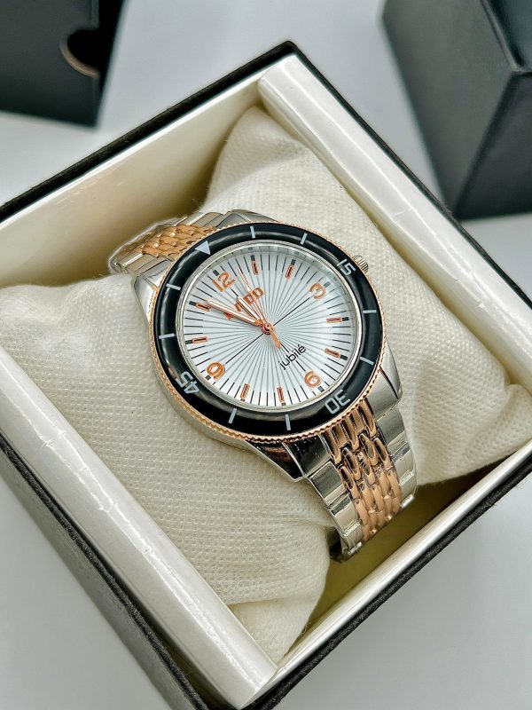 Aa1 Rado Analog Watch